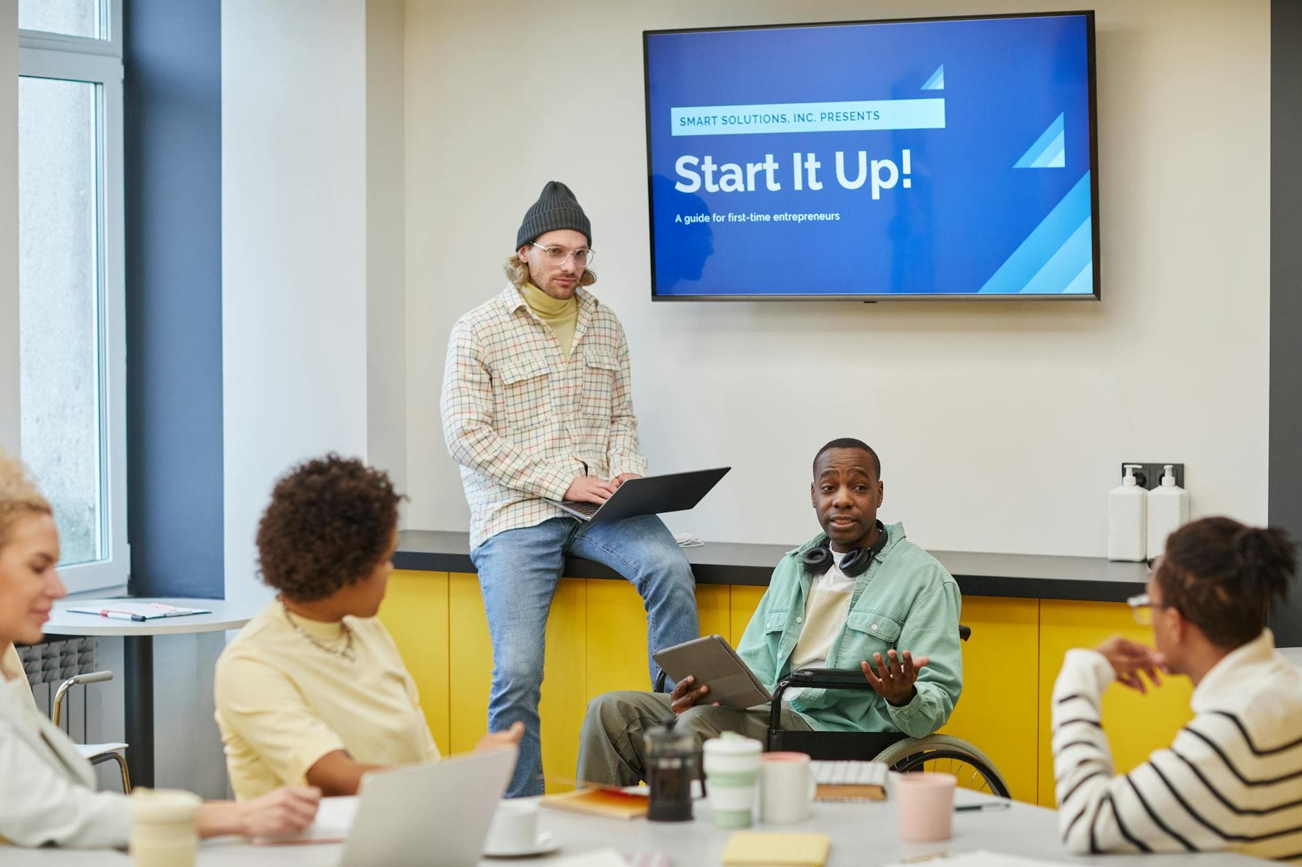 Building a Two-Sided Platform: The Network Effect Guide